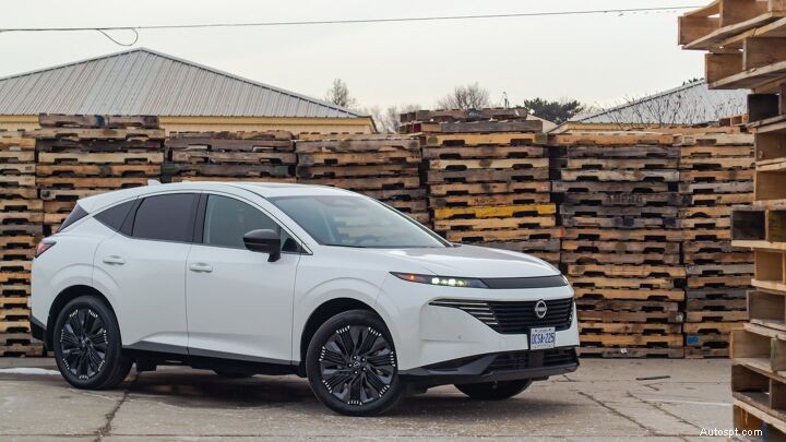 Nissan Murano vs Toyota Crown Signia:Head-to-Head SUV Showdown 
