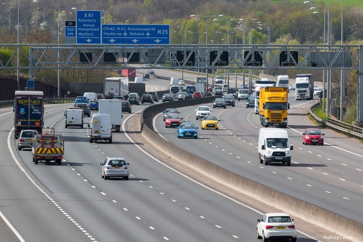 Förstå smarta motorvägar:hur de fungerar och varför de är viktiga 
